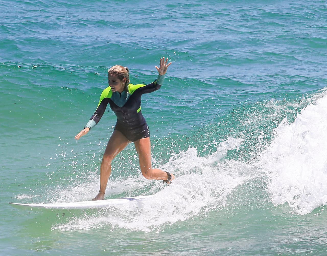 ¡Bravo! Elsa dominó la ola.