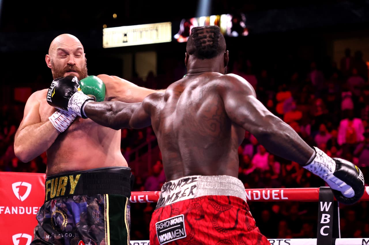 Tyson Fury derrotó por la vía de nocaut a Deontay Wilder en un plaito que no tuvo tregua, ambos boxeadores visitaron la lona.