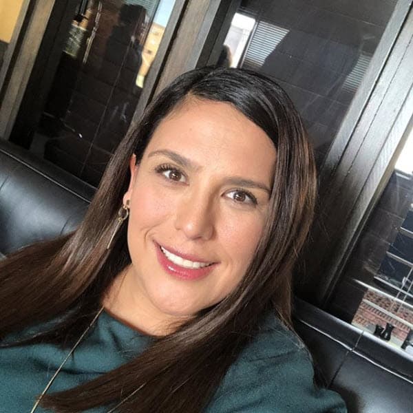 Varios productores le cerraron la puerta por su peso, por lo que prefirió buscar en otros horizontes.