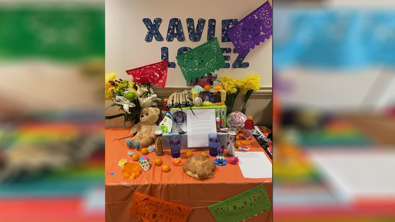 El tercer piso del lugar quedó decorado por completo con los altares, que 
<b>llamaron la atención del resto de los estudiantes y profesores.</b>