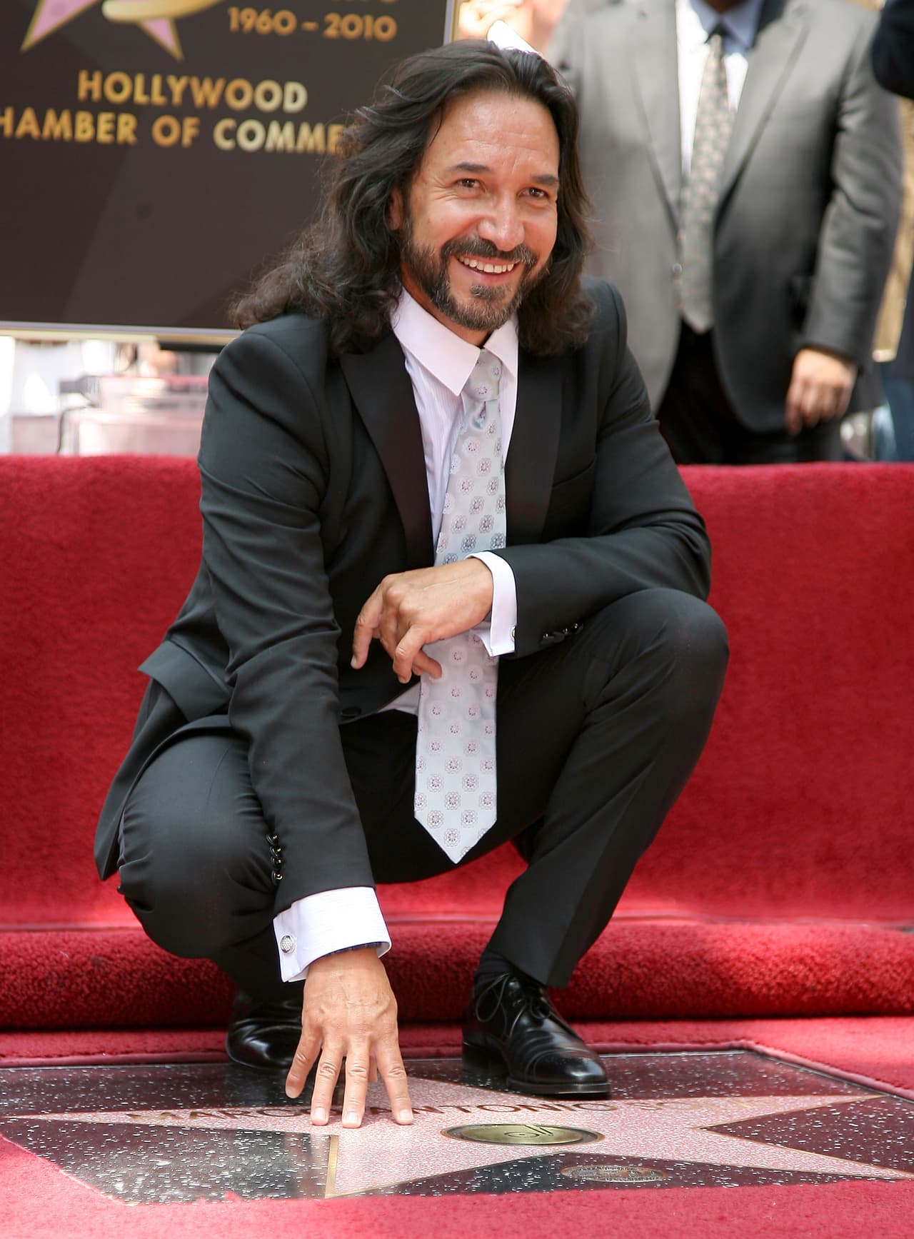 Su talento lo ha hecho merecedor de reconocimientos como una estrella en el Paseo de la Fama de Hollywood.