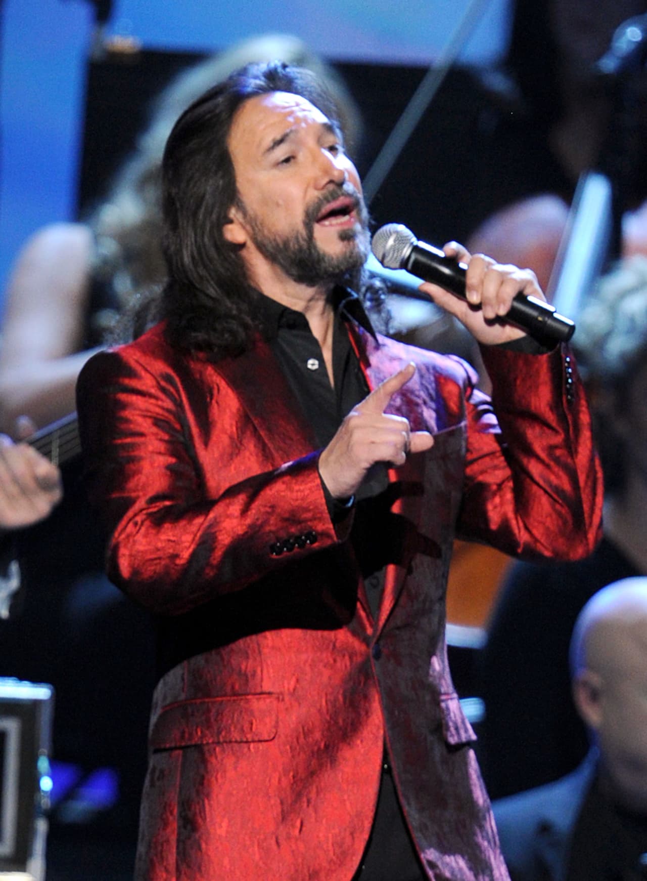 'El Buki' ha triunfado en importantes escenarios como el del Festival Viña del Mar, en donde ha sido recibido con ovaciones.