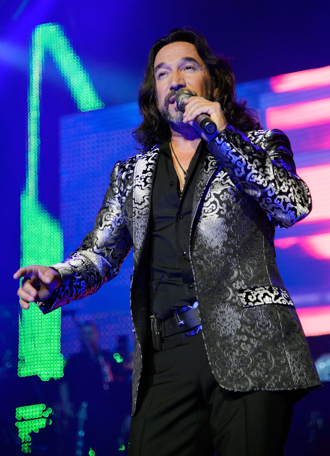 'Tu Cárcel', 'Si No Te Hubieras Ido', 'Si Te Pudiera Mentir' o 'Amor En Silencio', son tan sólo algunos de los temas de este reconocido intérprete.