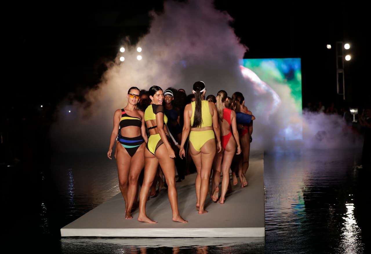 Antes de los castings, la editora de Sports Illustrated, MJ Day, dijo que la marca trata sobre la exhibición de mujeres jóvenes de todas las formas, tamaños y grupos étnicos. "Esa es la energía de la que siempre ha sido esta marca. Es más importante que nunca gritarlo ahora. Vivimos en un mundo extraño, por lo que tenemos que abrazar ese mensaje".