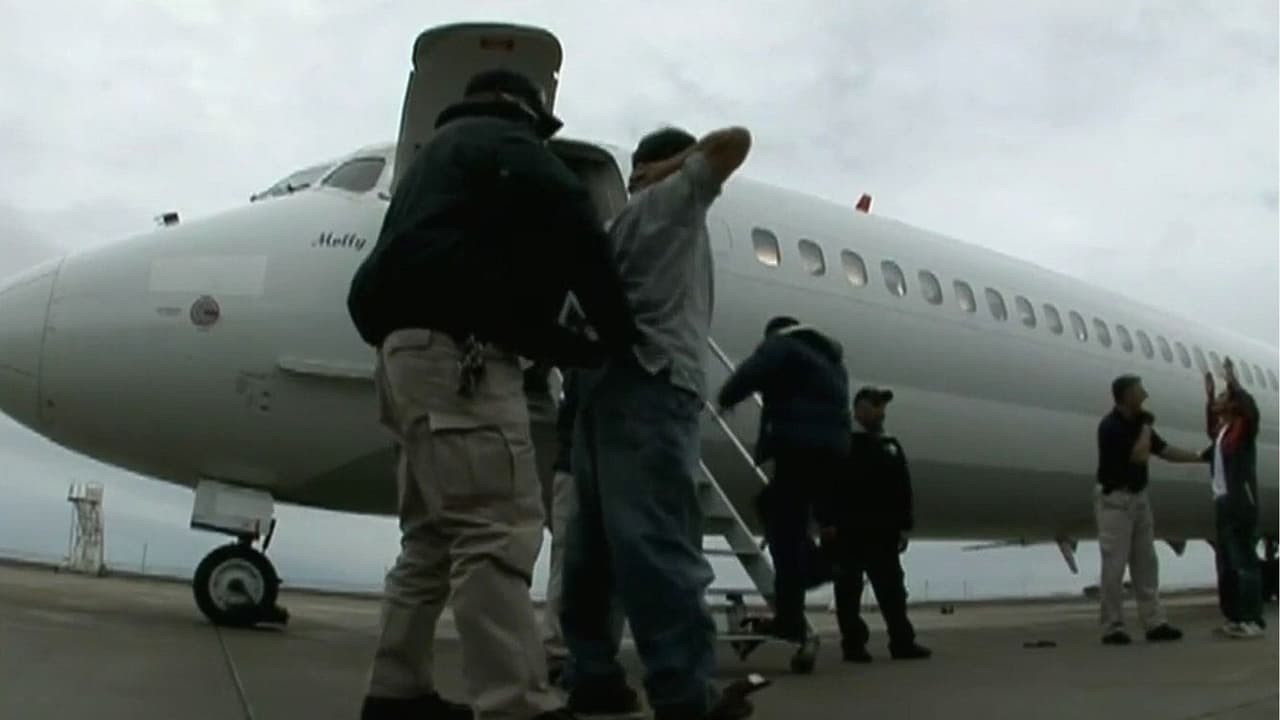 Investigación revela que EEUU habría destinado millones de dólares para enviar deportados terceros países