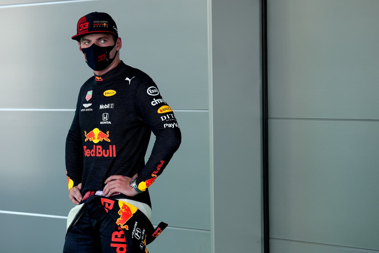 Hamilton ejecutó una casi perfecta carrera en el Gran Premio de España, liderando cada una de las vueltas. Verstappen se queda en la segunda posición, mientras que Bottas logra la tercera posición. El mexicano, 'Checo' Pérez estuvo a una posición de ganar un lugar en el podio.