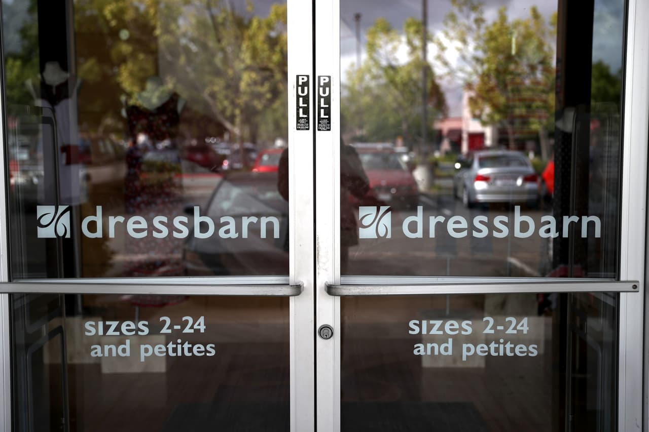 <b>Dressbarn.</b> Desde 1962 ofrecía ropa para mujeres profesionales en sus locales, pero fue una de las muchas empresas que se vieron afectadas con el declive de los centros comerciales en Estados Unidos. En 2019 anunció que cerraría todas sus tiendas en todo el país, aproximadamente 650.