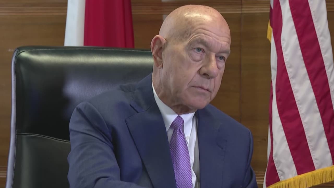 "El HPD lleva cámaras corporales": alcalde Whitmire habla de la demanda de un inmigrante deportado