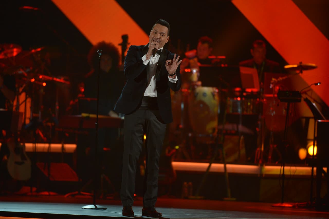 Víctor Manuelle fue el encargado de abrir la gran noche, en la que fueron constantes los aplausos.