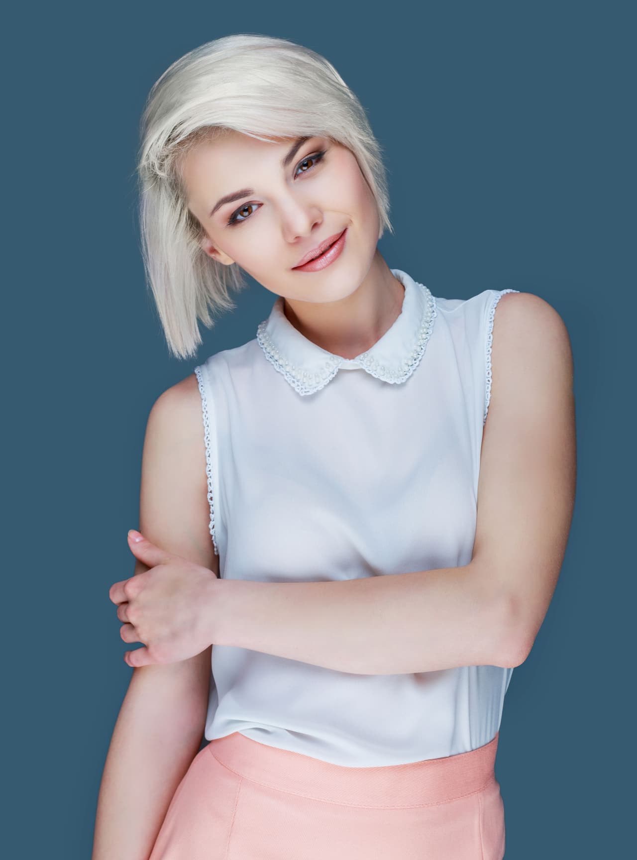 Además como lo comentabamos, es una de esas tendencias que se mantienen en el lado 'safe' de los cortes alocados y sin tener que llegar a los tonos de arcoiris (Aunque si lo tuyo son los colores adelante, el límite es el cielo)