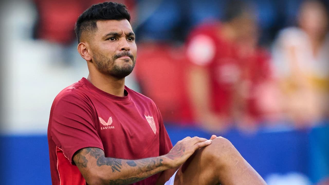 FOTO: Tecatito acude al primer entrenamiento de Sampaoli en el Sevilla