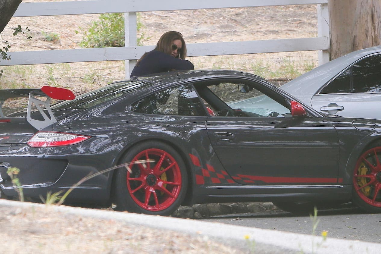 Salió a pasear con su lujoso Porsche GT3.