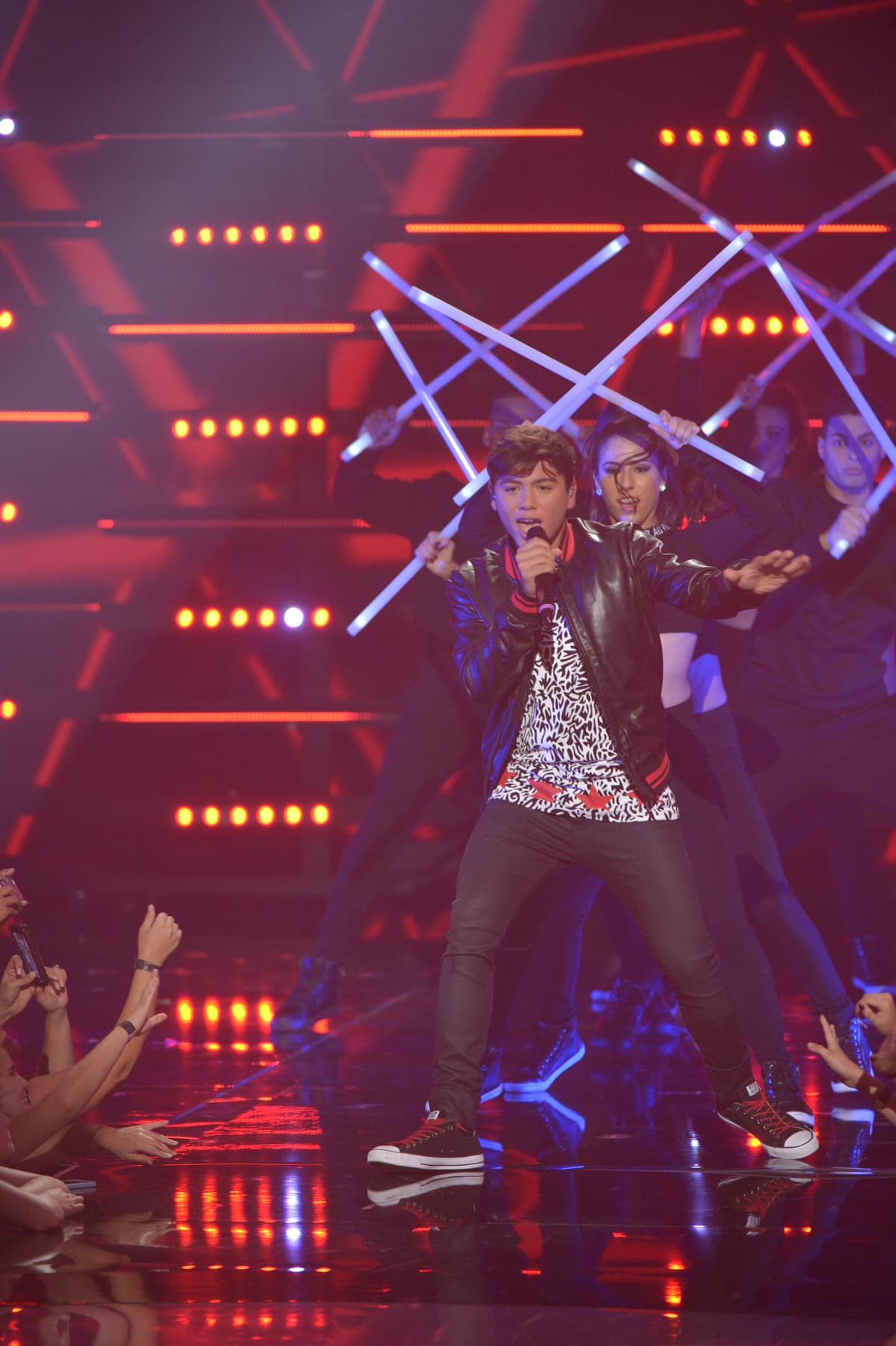 La semifinal de La Banda no estuvo apta para cardíacos. Johann se fue, Laura lloró y los Storm Troopers metieron más miedo que los jueces. Reik y Luis Coronel fueron los inviitados de la noche. Y conocimos al cuarto juez.