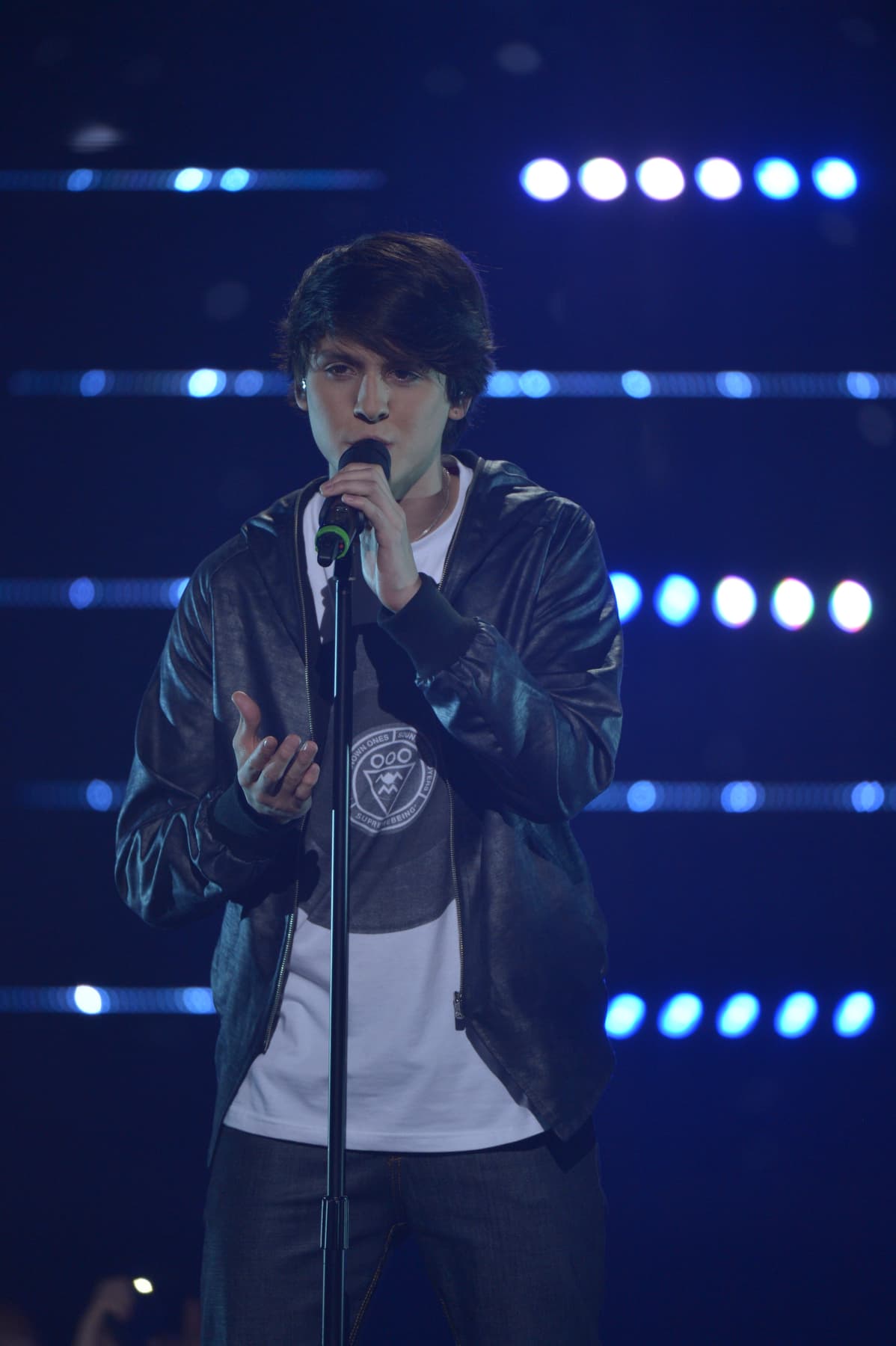 La semifinal de La Banda no estuvo apta para cardíacos. Johann se fue, Laura lloró y los Storm Troopers metieron más miedo que los jueces. Reik y Luis Coronel fueron los inviitados de la noche. Y conocimos al cuarto juez.