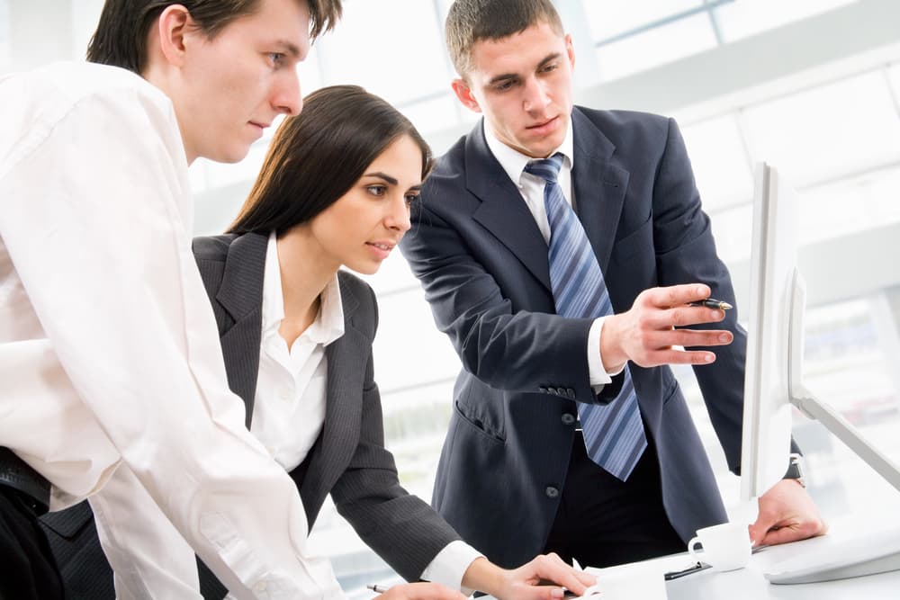 Tu diligencia rinde frutos y los ojos de tus compañeros de trabajo se volverán hacia ti en busca de la experiencia y seguridad que demuestras. El reconocimiento te hará sentir satisfecho.