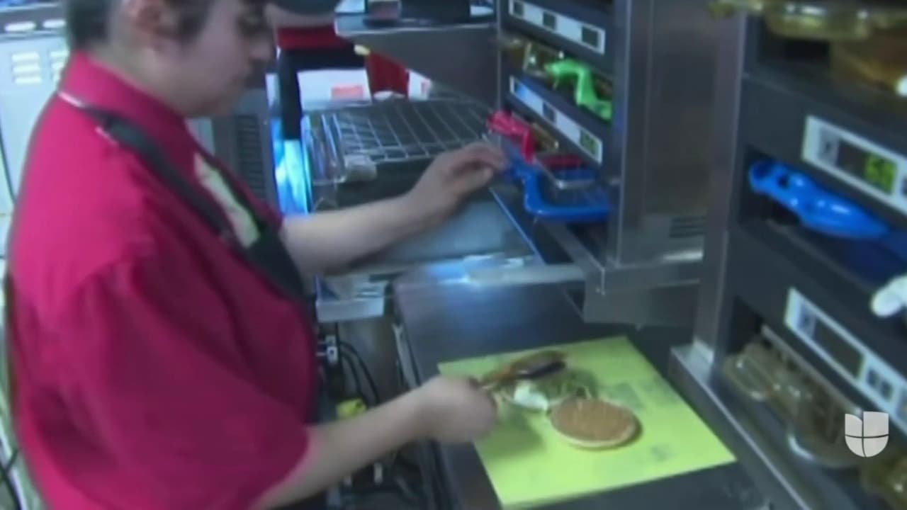 Los Ángeles da un paso adelante para proteger a trabajadores de comida rápida