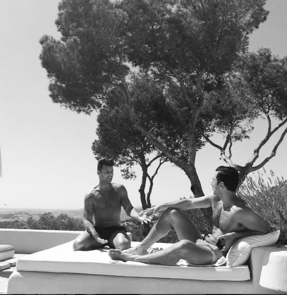 Con Jwan Yosef ha creado una linda relación, y nos comparten imágenes íntimas de su vida.