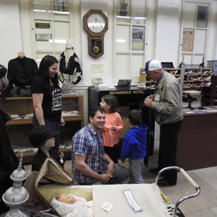 Un turista hace lo "imposible" y abre en 30 segundos una caja fuerte que fue impenetrable por 40 años