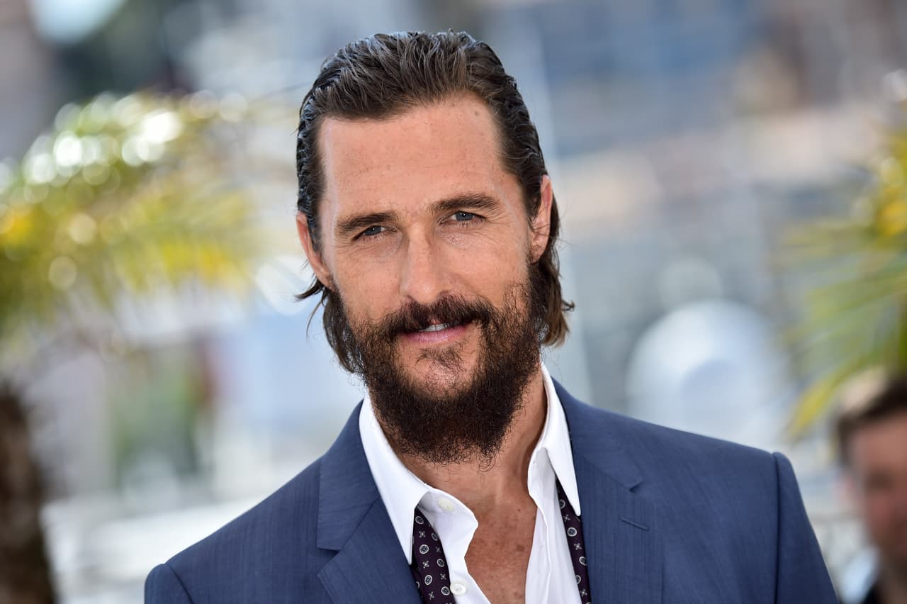 Mattew Maconaughey Tal vez para muchos no es la barba más cuidada pero a Mattew le da un sex-appeal muy grande ese estilo desarreglado.
