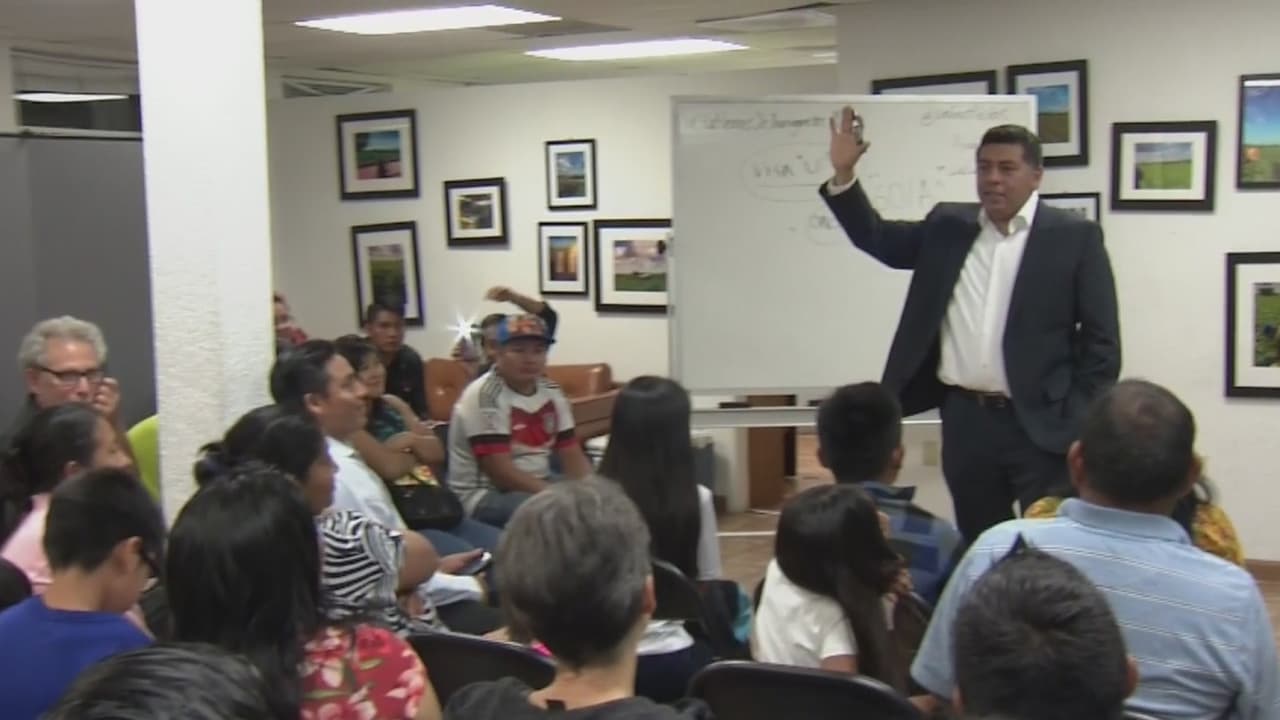 Así respondió un abogado de inmigración en una reunión con indocumentados 
