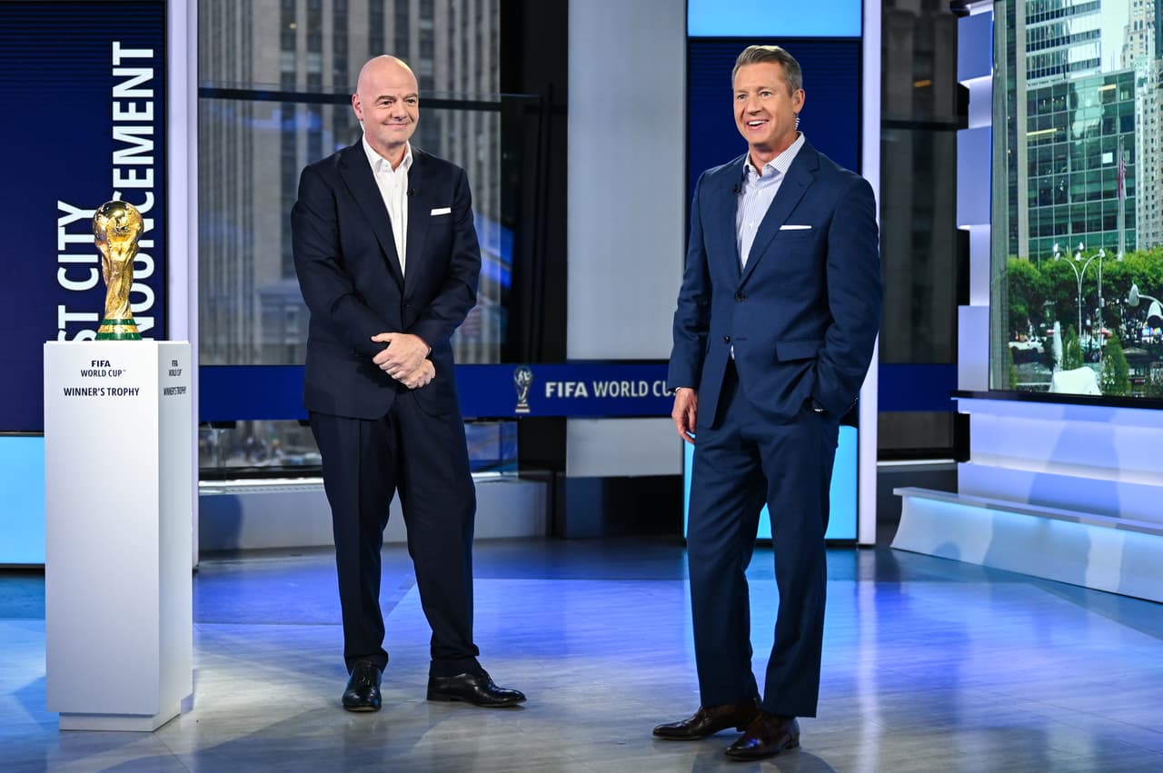 ¡Todo listo! De la mano de Gianni Infantino, Víctor Montagliani y Becky G, la FIFA dio a conocer las 16 sedes y estadios que albergarán la Copa del Mundo 2026.