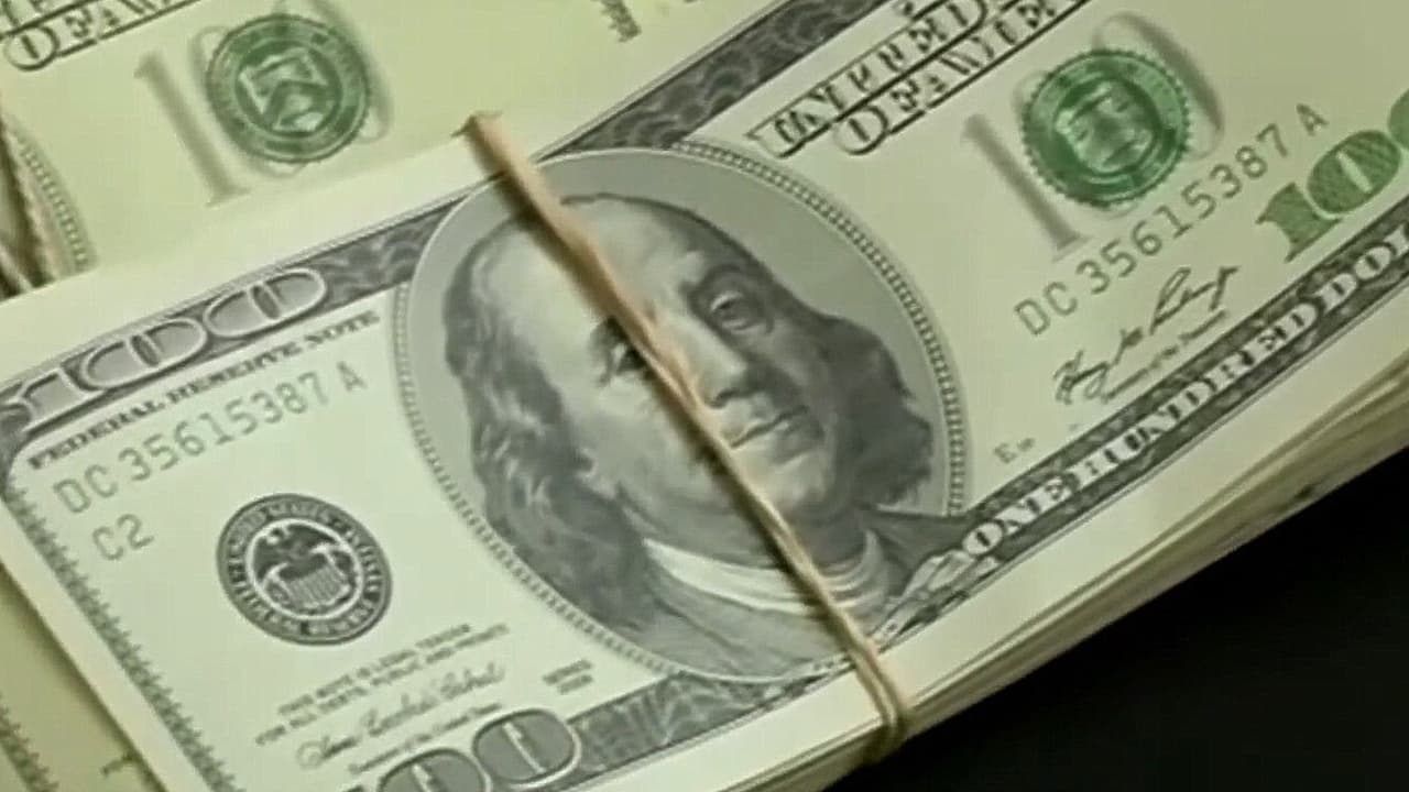 Analistas alertan sobre el desgaste del ahorro familiar por la alta inflación en EEUU