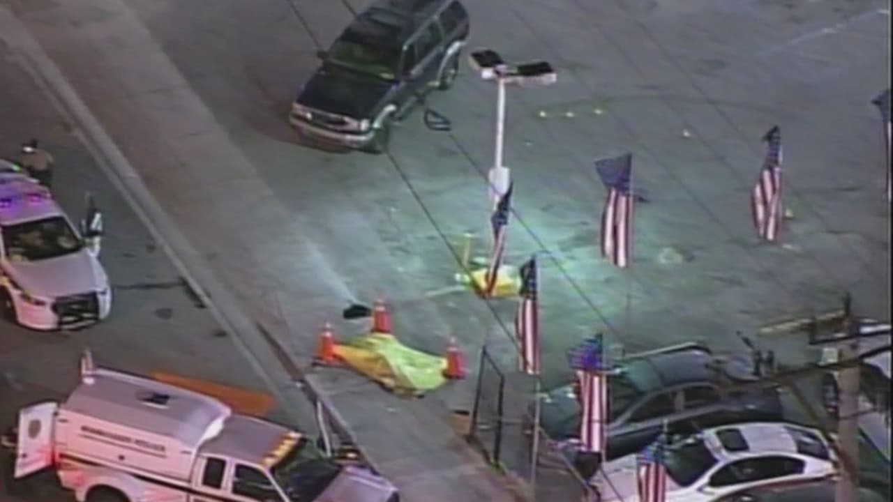 Pelea entre dos hombres en una gasolinera termina a tiros: una de las personas muere en el lugar
