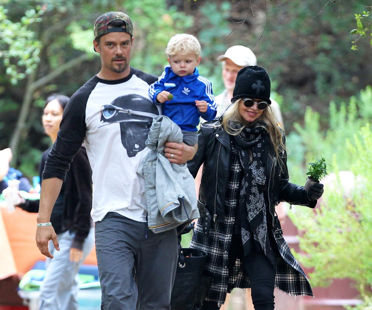 La esposa y madre de Axl los acompañó.