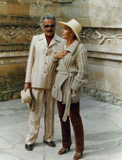 En la trama es el ocultismo el tema principal. Enrique, un multimillonario y jefe de una secta satánica, tiene en la mira a Beatriz como su próxima víctima. Sin embargo, termina enamorándose de ella, lo que lo hace dudar en llevar a cabo su plan o buscar la redención.