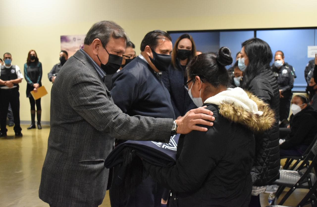 Pedro Cruz Camarena en el funeral del policía Abel Medina Sánchez en marzo de 2021.