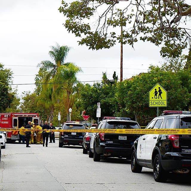 Sospechoso herido por disparos de policía de LA