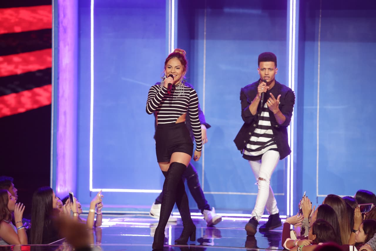En el quinto show en vivo ensayó una y otra vez con Megamy y Félix para esta gran presentación.