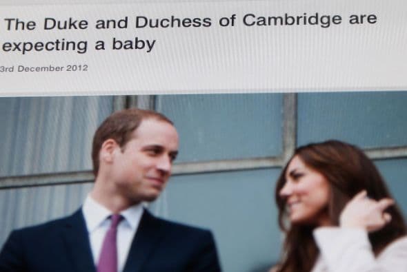 3 de diciembre de 2012 El Palacio de St.James anuncia el embarazo de la duquesa de Cambridge y comunica que es atendida en un hospital privado de Londres por vómitos matinales fruto de su estado.