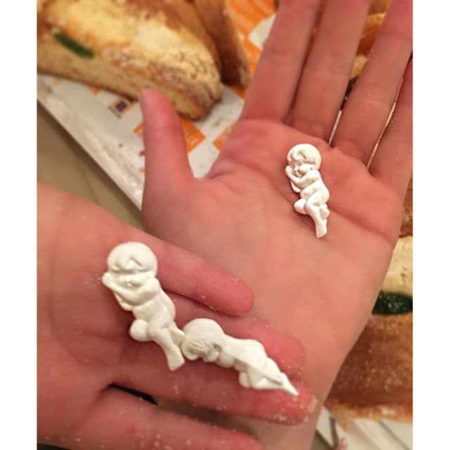 Y esta es la original donde nos enteramos que el 2 de Febrero le espera la tamaliza, pues a ella y su hija Sabrina les salió el niño Dios de la Rosca de Reyes.