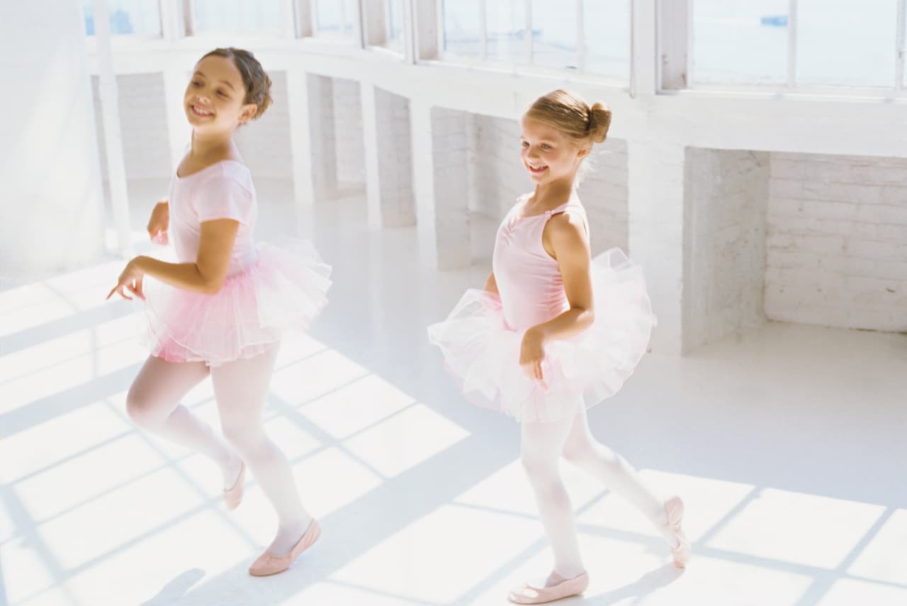 Por eso Deanna Bufo Novak, abogada y autora del libro infantil ‘My Heritage Book’, nos presenta cinco tips para fomentar los lazos entre los hijos y la cultura de sus antepasados.