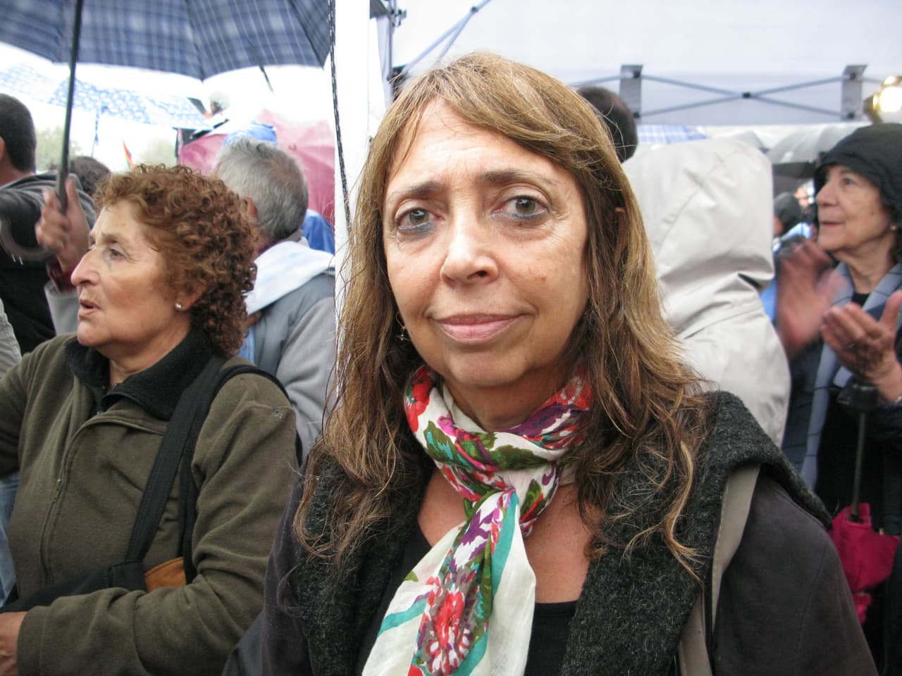 La expresidenta Fernández de Kirchner no sólo está imputada en la causa por supuestas irregularidades en el Banco Central durante su mandato, sino también en una investigación por lavado de dinero abierta recientemente. Pero para la psicoterapeuta Claudia, “la verdadera corrupción es la del capitalismo financiero desbocado que estamos viviendo”, afirmó aludiendo al gobierno del presidente Macri.