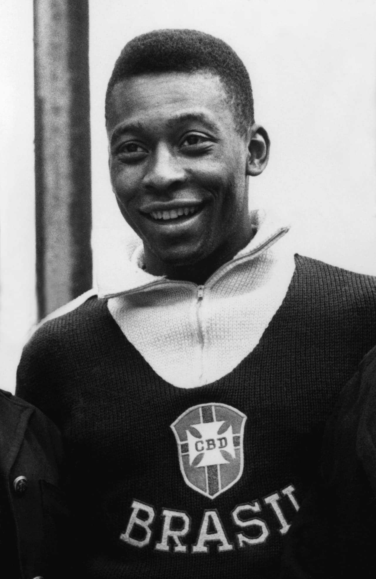 Aunque nunca se movió del Santos, Pelé es recordado como el mejor jugador de la historia para muchos. Sus atributos, sumado a su cantidad de goles, le habrían puesto en la actualidad un valor en el mercado de 395 millones de euros.