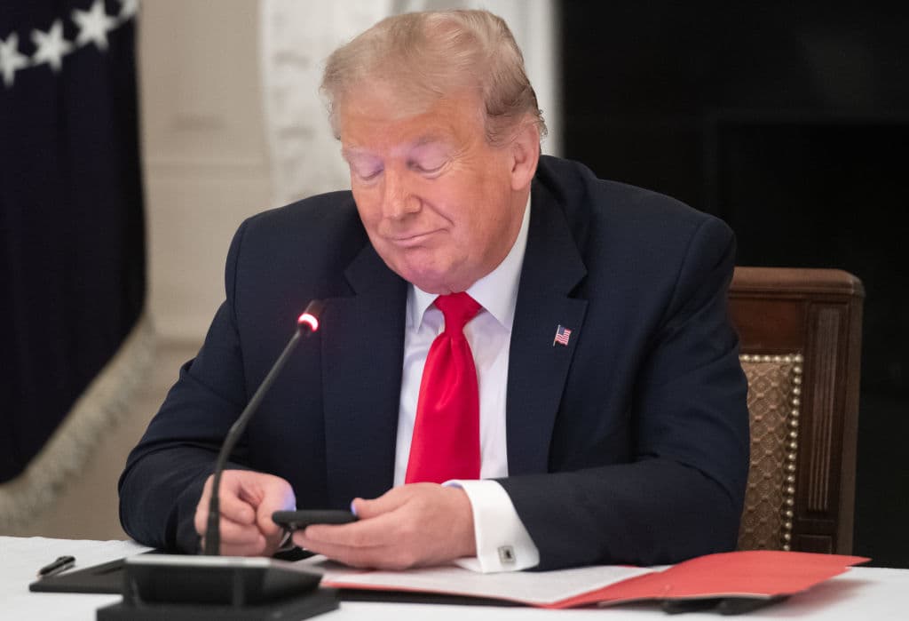 Trump llega a tu teléfono: la familia del presidente lanza una compañía de telefonía móvil