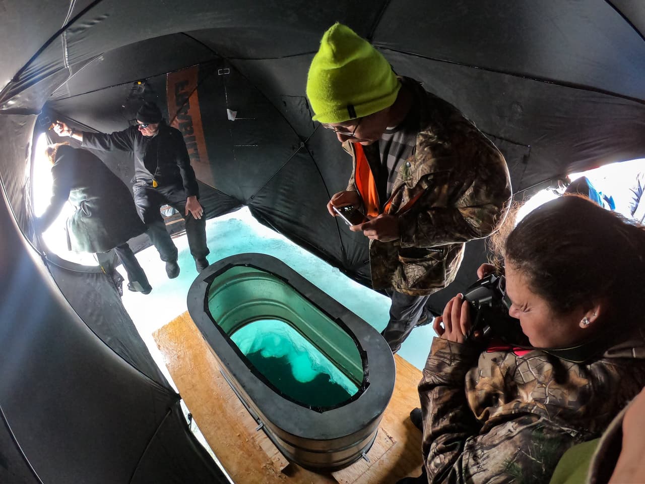 La obra fue encargada en 1956 por una familia de Rapson, Michigan, que atravesó por un momento doloroso.