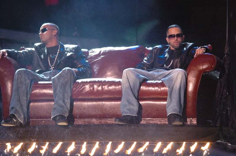 Los cantantes se presentaron por primera vez en la ceremonia para interpretar los temas 'Llamé pa' verte' y 'Rataka'.