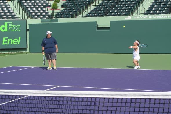 A jugar tenis con El Gordo y La Flaca