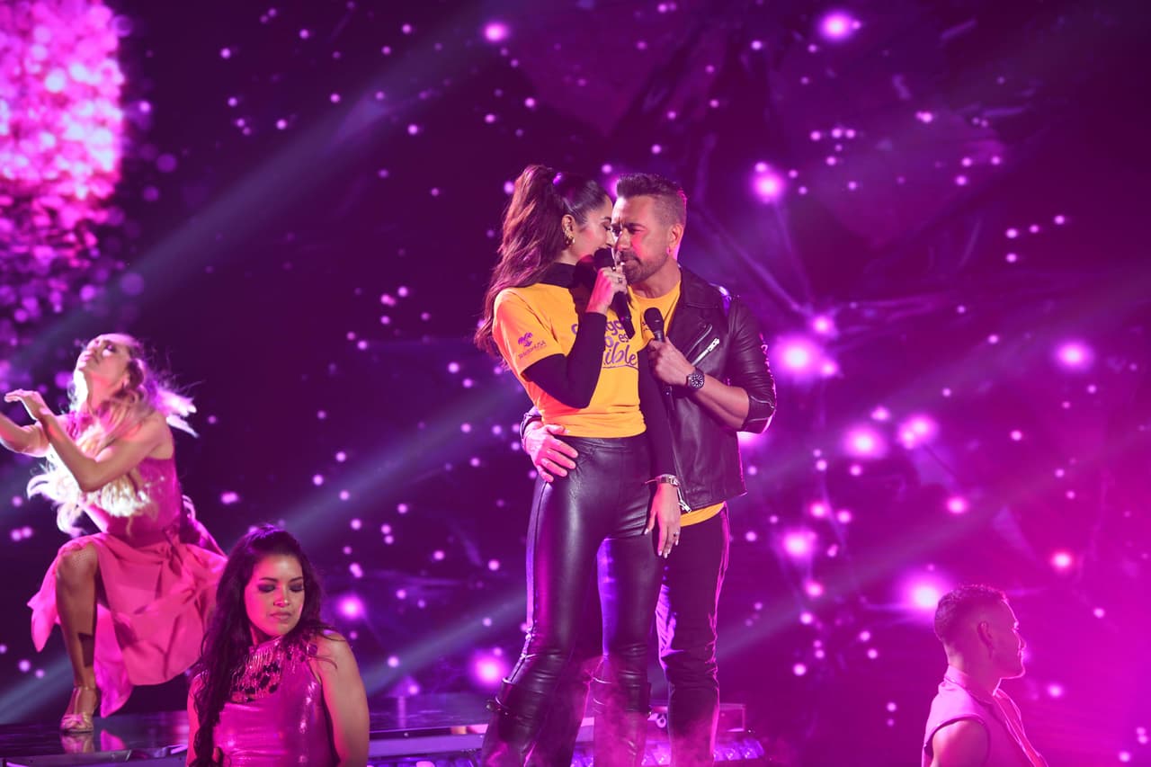 Jorge Bernal y su esposa Karla también se sumaron a la causa. La pareja cantó 'Colgado En Tus Manos' y recibieron muy buenos comentarios de parte de los jueces.