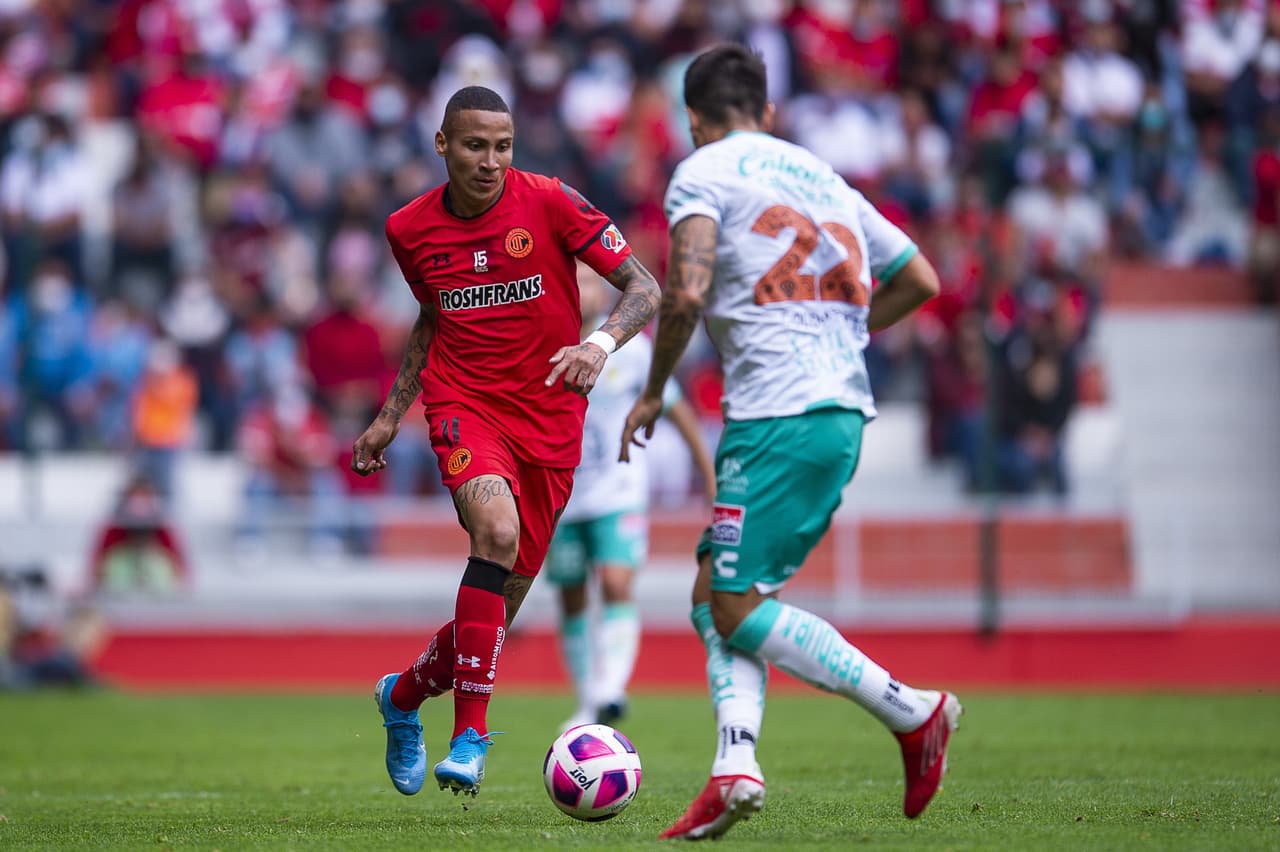 Toluca y León dejan las artillerías en casa y se conforman con empate 0-0.