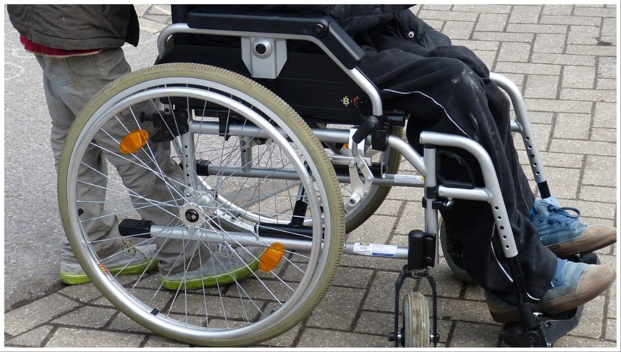 Fundación recolecta aparatos médicos para donarlos a las comunidades pobres