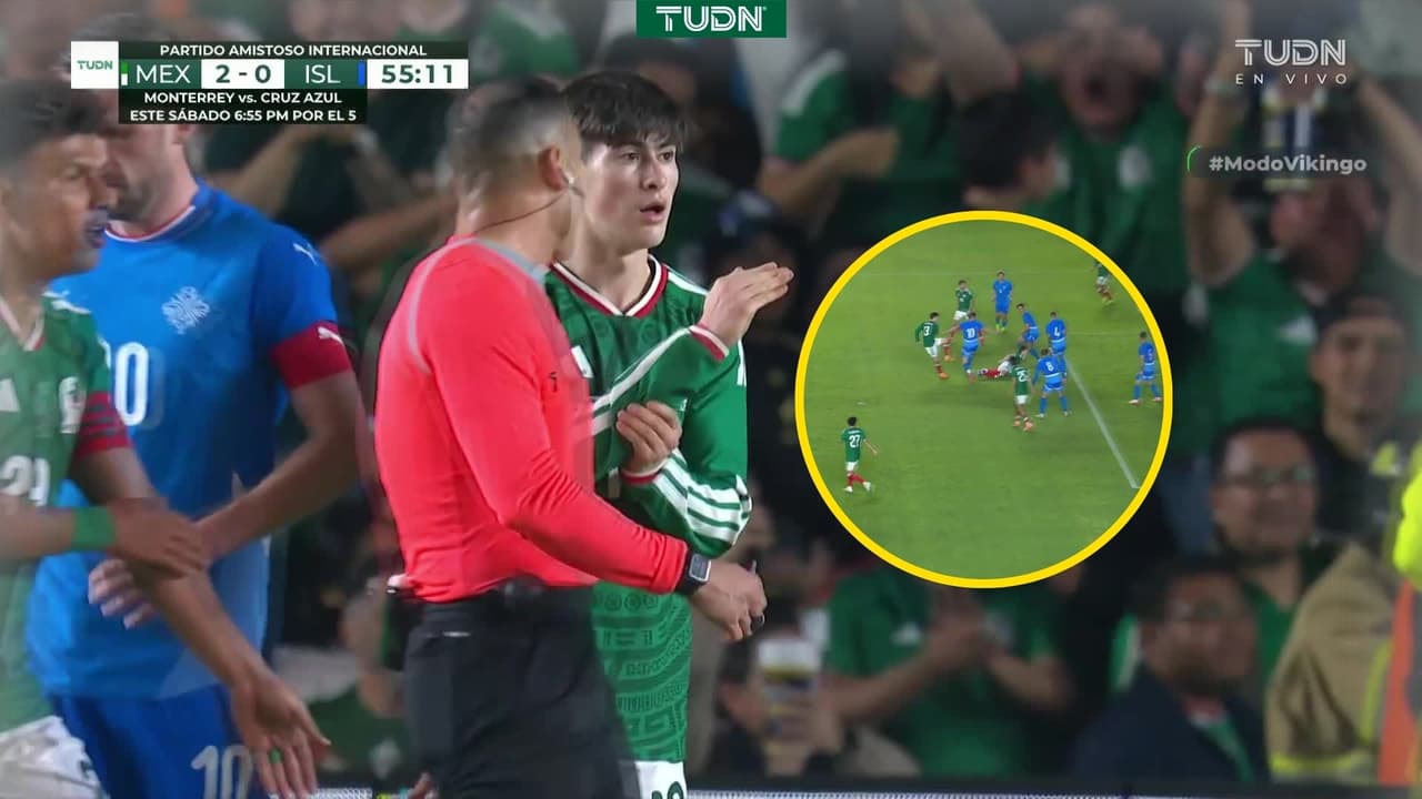 ¿Penal para México? Se pide mano dentro del área pero no se marca