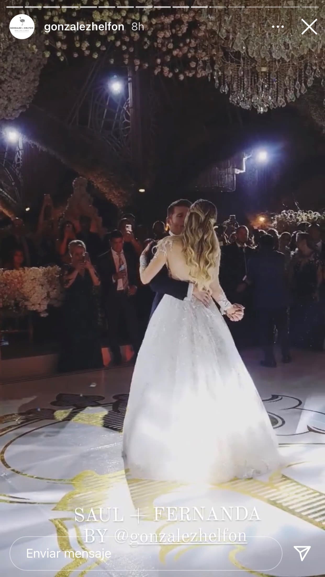 Más tarde, Maná tuvo el detalle de dedicarle al 'Canelo' y a su esposa el tema 'Eres mi religión'. 
<br>