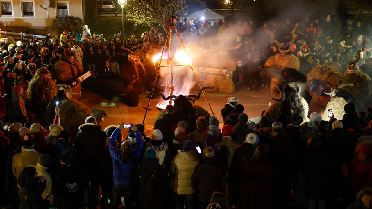 Así fue el desfile del Krampus en San Antonio, aunque religiosos buscaban que no sucediera