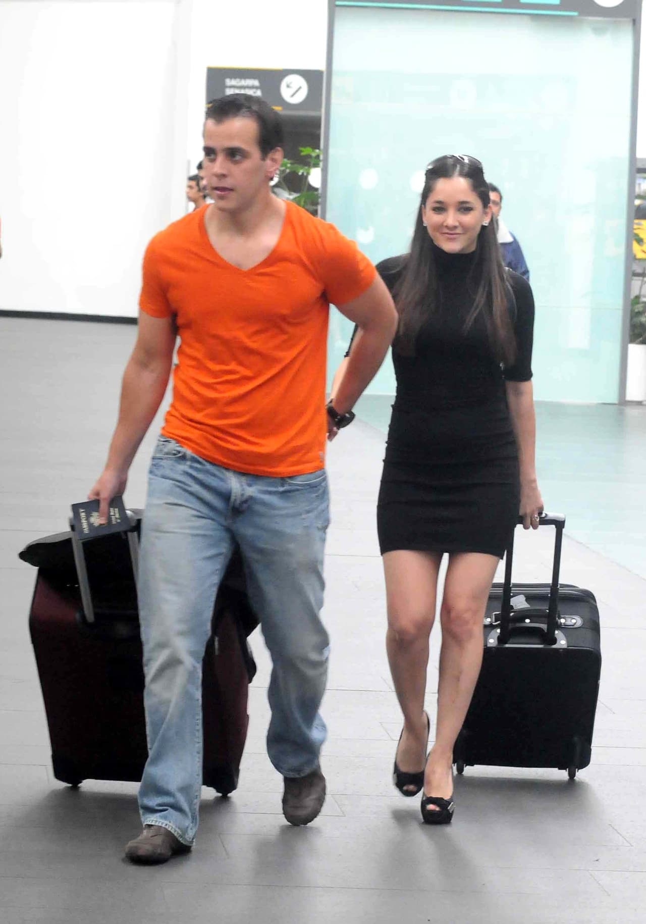 Durante algunos años, Sherlyn sostuvo un noviazgo con el abogado Alejandro Medina. 
<br>