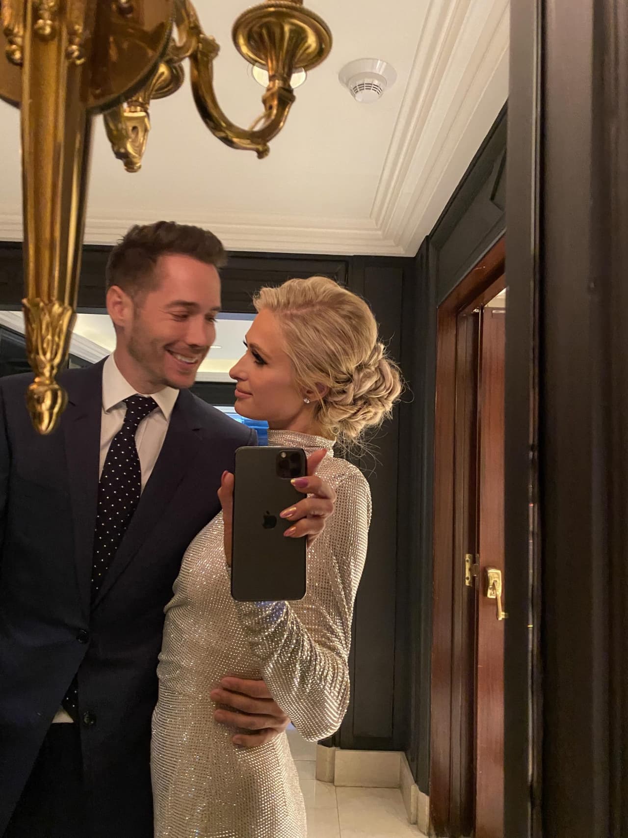 Hilton celebró su 40 cumpleaños en febrero al anunciar su compromiso con Reum.