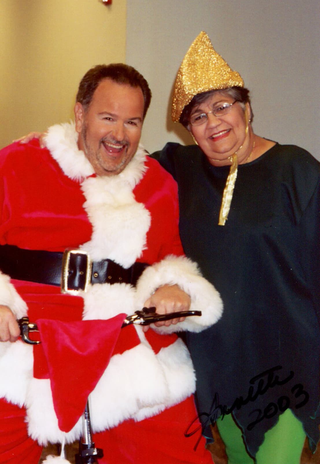 Martica no se despidió sin antes dejar un importante recado a Raúl 'El Gordo' de Molina en su postdata: "Raúl de Molina espero que no se te olvide desearme feliz año nuevo, como siempre lo haces desde Nueva York".
<br>